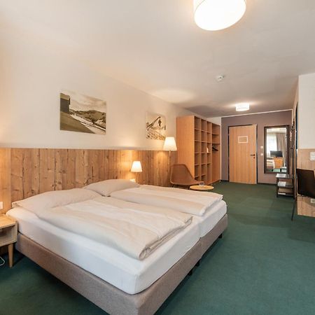 Alpenparks Hotel Montana Matrei in Osttirol Exteriör bild